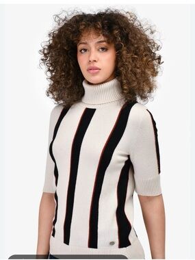 Chanel 💯 cashmere Turtleneck Short-Sleeve Sweater with Black Stripe Detail